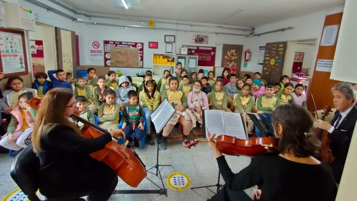 Okulumuzda Anadolu Yaylı Çalgılar Topluluğu konseri